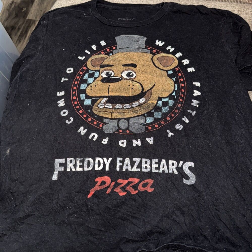 Five Nights at Freddy's Black T-shirt, graphic Freddy Fazbear’s READ DESCRIPTION
